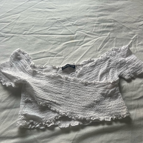 white crop ruffle off shoulder one size fits all top - Picture 4 of 4